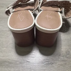 Joie Society Cream White Laser Cut Block Heel Sandals Size 7.5 thumbnail 3