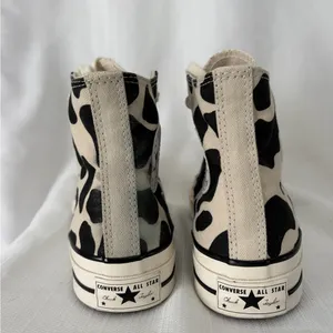 Converse Chuck Taylor Cow Print High Top Unisex Men’s 6/ women’s 8(B141)✨ thumbnail 5