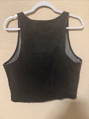 Cropped Studded Zip Front Tank Top - Black thumbnail 2