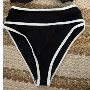 NEW Beach Riot Kori Top/ Carlotta Bikini Set Size Small thumbnail 9