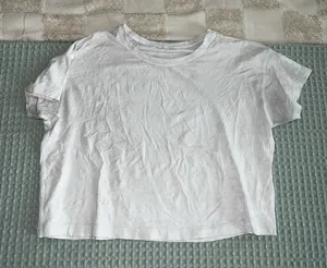 Lululemon Cropped T-Shirt -‎ White thumbnail 1