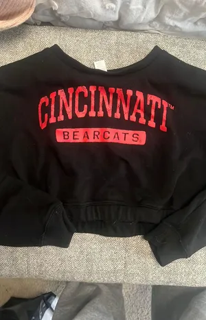 Zoozatz Cropped Bearcats Sweatshirt thumbnail 1