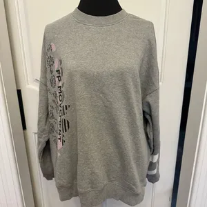 Free People Movement FP All Star Buti Oversized Gray Graphic Sweatshirt NWOT thumbnail 4