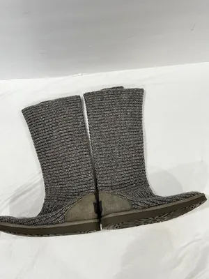 Ugg Carly Boots Size 7 Heathered Gray Knit Tall Short thumbnail 9