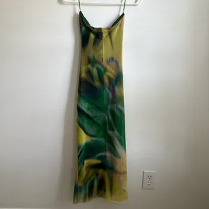 ZARA Printed Strapless Dress Fitted thumbnail 3