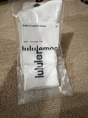 Lululemon Daily Essential Crew Socks Unisex White/Black Wordmark Size M thumbnail 4