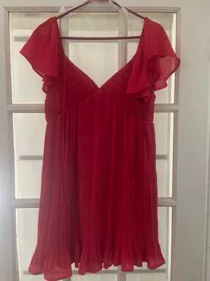 Lulus red dress. NWT. Very cute just never wore it. Size medium thumbnail 1