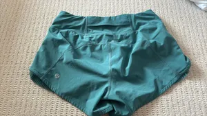 Lululemon Shorts 2.5" Hotty Hot Low-Rise thumbnail 2