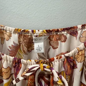 Cato Floral Mini Dress - Brown and Cream thumbnail 6