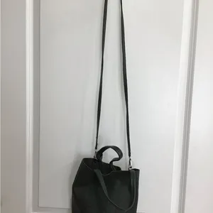 Green BUCKET CROSSBODY BAG Pebbled‎ LEATHER Made in Italy thumbnail 3