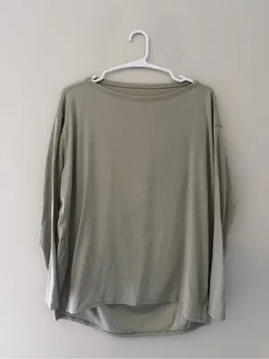 Lululemon Back in Action Long Sleeve Oversized Top Green Gray L Estimated thumbnail 3