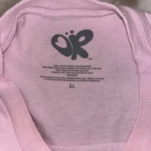 Olivia Rae Olivia Rodrigo Women's Sour Grid Relaxed Boyfriend Fit Tee T-Shirt in Pink Sz XL thumbnail 5