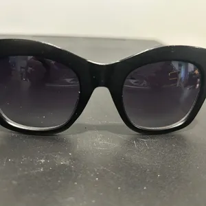 Steve Madden Black Sunglasses Sleek Design UV Protection thumbnail 4