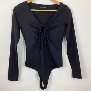 Keyhole Bodysuit Size Small NWT thumbnail 1