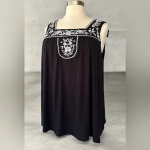 NWT!Living Doll Black and White Embroidered Women's Top Size 3X thumbnail 3