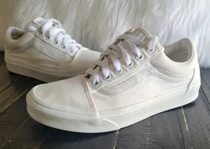 Vans Old Skool Unisex White/Marshmallow Low Top Lace-Up Sneakers Men 5 Women 6.5 thumbnail 1