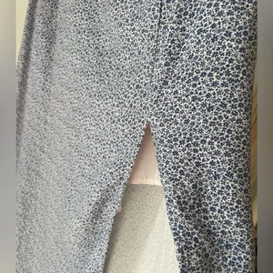 Abercrombie & Fitch Blue and White Floral Skirt thumbnail 3