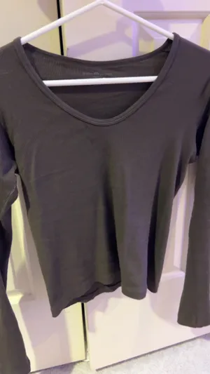 Brandy Melville Long Sleeve expresso brown top thumbnail 4