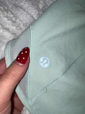 Lululemon thumbnail 4