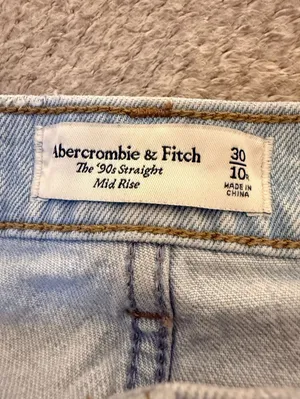 Abercrombie & Fitch The 90s Straight Mid Rise Light Wash Jeans Size 30/10R thumbnail 3