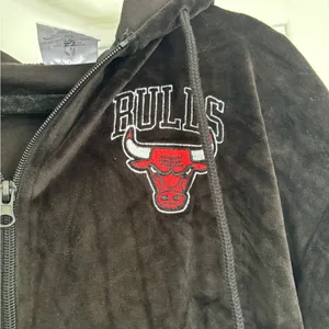Chicago bulls velour zip up jacket thumbnail 2