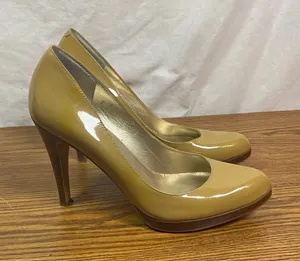 Guess Pumps Heels Classic Pointed Toe Party Career Shoes Size 6‎ Beige thumbnail 1