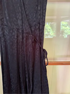 Abercrombie & Fitch Black Satin Leopard Jacquard Wrap Midi Slip Dress - Size XS thumbnail 4
