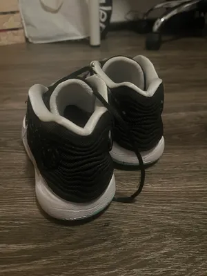 Nike Men’s Basketball Shoes thumbnail 4