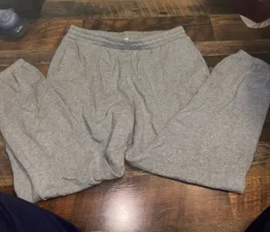 Old navy sweatpants  thumbnail 1
