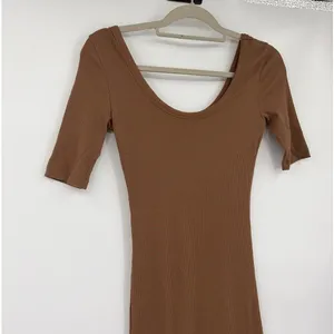 Signature 8 Mocha Ribbed Bodycon Maxi Dress Small Clean Girl Minimalist Neutral thumbnail 3
