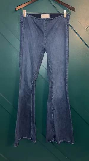 Free People Penny Pull-On Flare Jeans in Echo Blue Size 28 R thumbnail 1