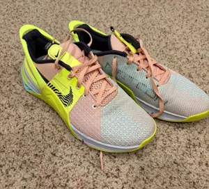 Nike Metcon 8 FlyEase Women’s Training Shoes thumbnail 1