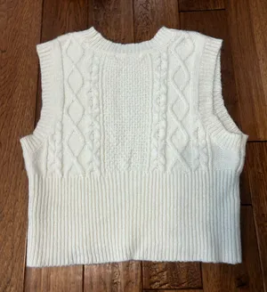white sweater vest Size L thumbnail 1