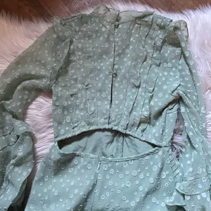 ASOS Pleat Detail Midi Dress In Jacquard Satin Spot With Tie Detail In Sage thumbnail 6