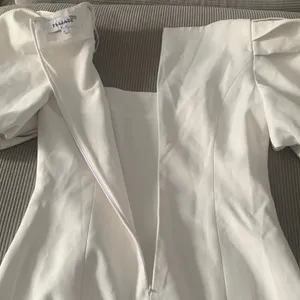 Elliatt size large alondra puff sleeve mini dress white bridal revolve thumbnail 11