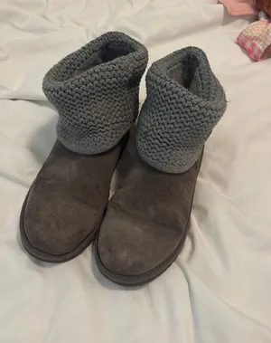 Uggs boots Gray Size youth 5 thumbnail 1