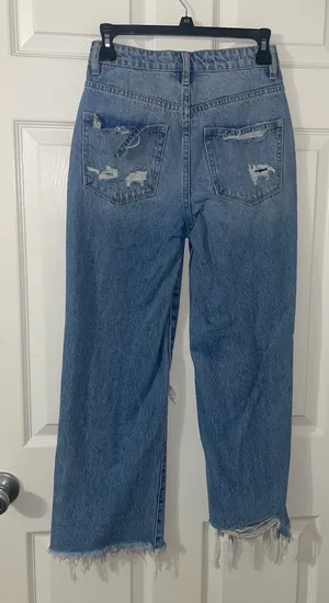 Straight Jeans thumbnail 2