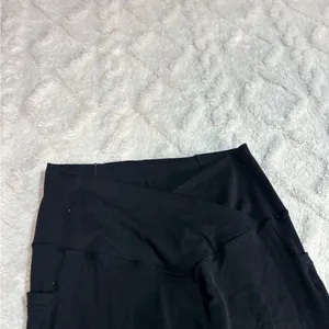 Halara leggings small thumbnail 2