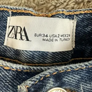 Zara Jeans Size 2 Wide Straight Leg Long High Rise Raw Hem Rigid Denim Cotton thumbnail 10