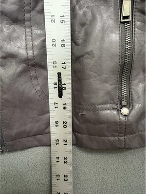 J2 Women’s M Gray Hooded Full Zip Jacket Pockets Long Sleeve Short Faux Leather thumbnail 4