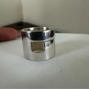 Gucci G Logo Sterling Silver Ring W/ Certificate‎ of Authenticity Size 5.5 thumbnail 3