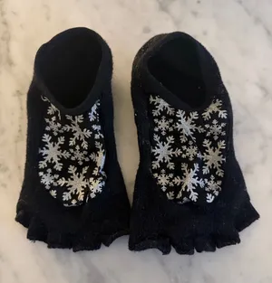 Toesox Toe Grip Socks with Silver Snowflake Design thumbnail 1