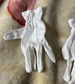 White cartoon vintage gloves thumbnail 2