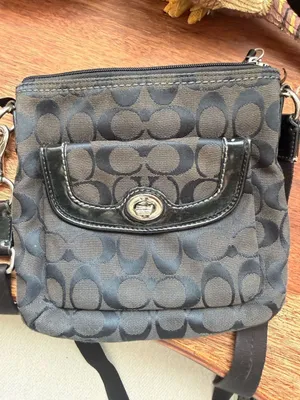 Coach Bag Signature C Crossbody Black Bag Silver Turnlock Adjustable Strap thumbnail 2