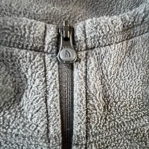 The North Face Women's‎ TKA 100 Glacier Fleece Gray ¼ Zip Pullover M Lightweight thumbnail 5