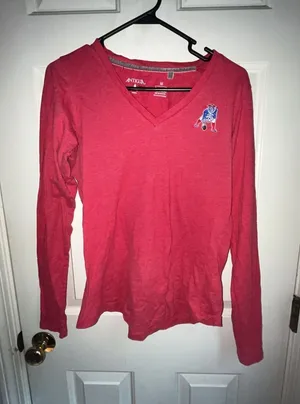 Antigua New England Patriots Pat Patriot Throwback Logo Women's V-Neck Long Slee thumbnail 1
