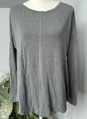 Lucy Gray Oversized Long Sleeved Pullover‎ Tee size Medium Activewear Athleisure thumbnail 1