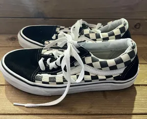 checkered low black and white women and men. Women size 7 thumbnail 3