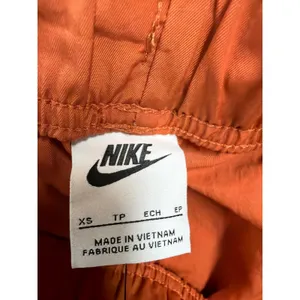 Nike Sportswear Essential Woven Cargo Shorts HighRise Burnt Orange DM6247-825xs thumbnail 5