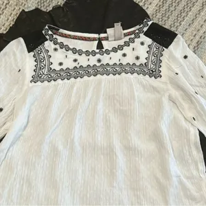 Knox Rose White Embroidered Peasant Top Size M thumbnail 3